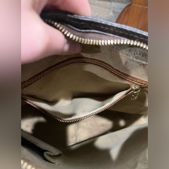 Louis Vuitton monogram looping bag - Picture 8 of 10